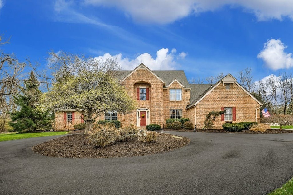 1487 Saucon Meadow Court, Bethlehem, PA 18015, Presented by Carol C